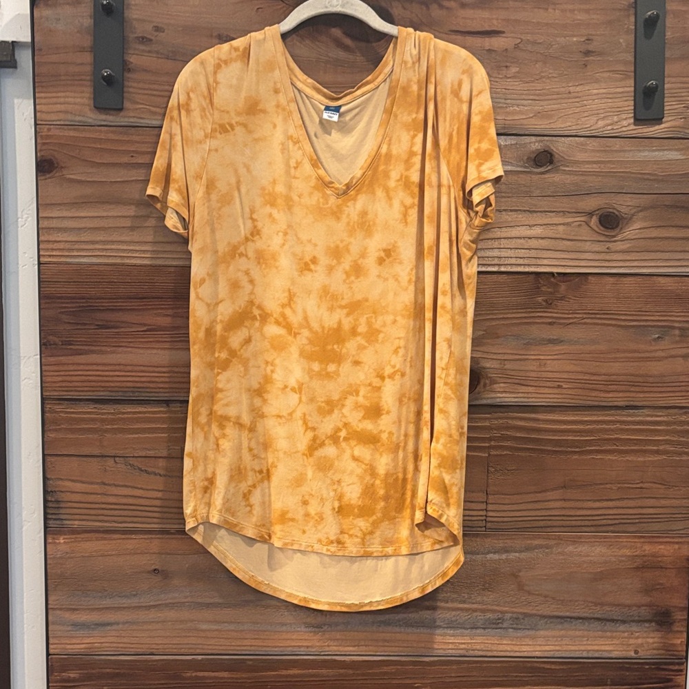 Old Navy Golden Tie-Dye V-Neck Women's Tee